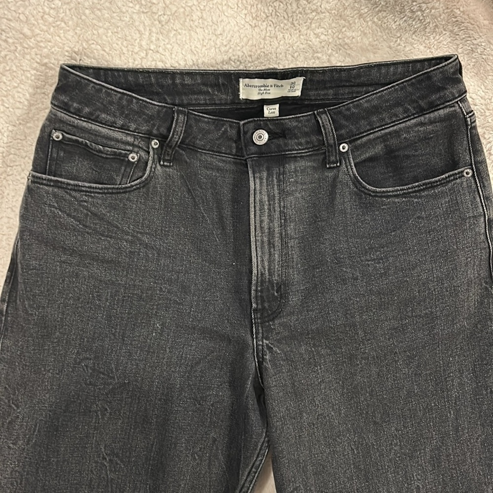 Abercrombie The Mom High Rise Jean - Curve Love - size 30/10